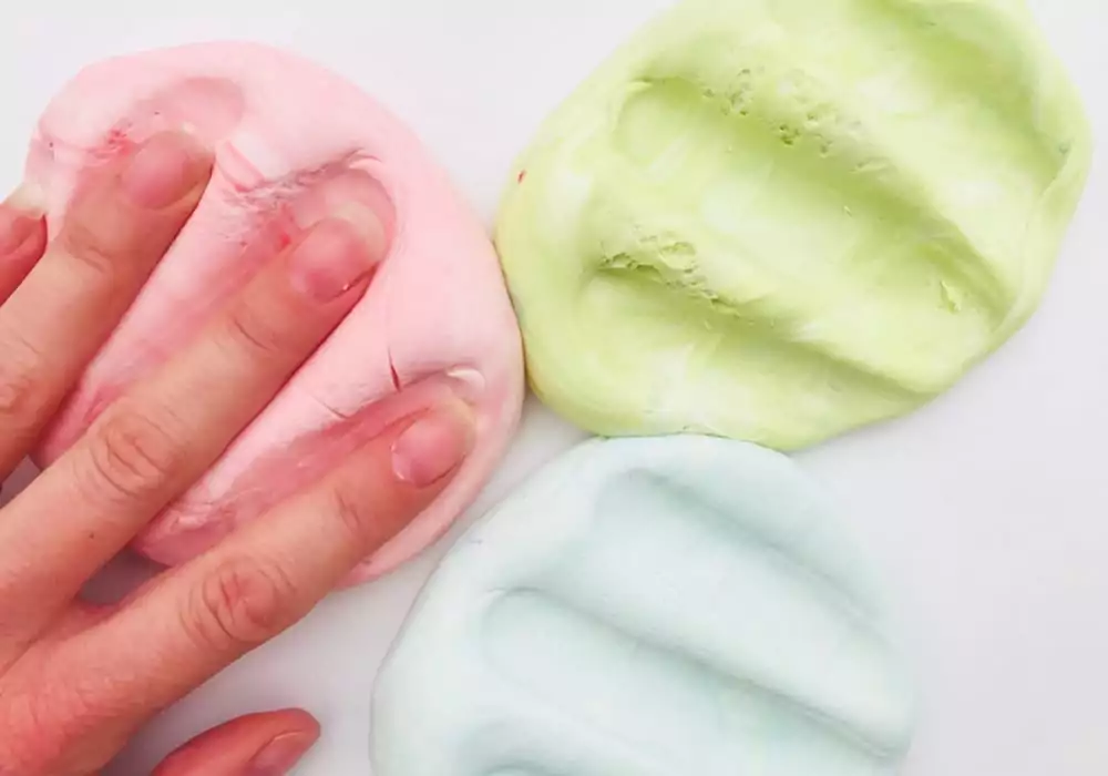 Cloud-dough-make-this-super-easy-homemade-play-dough-using-just-2-ingredients-let-your-toddlers-have-fun-with-sensory-play-6-1